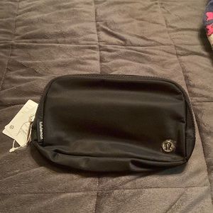 Lululemon Everywhere Belt Bag